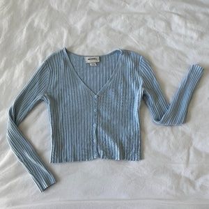 light blute long sleeve shirt